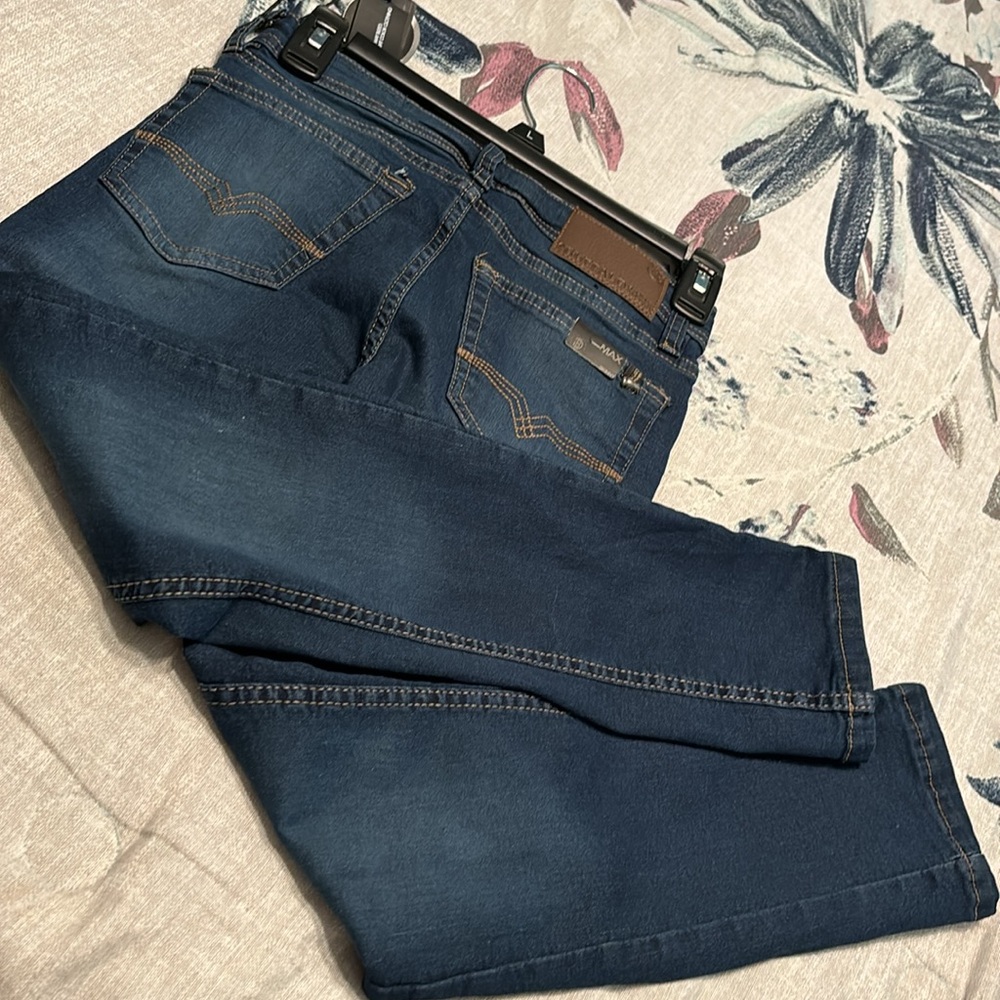 NWT girls skinny jeans size (10)brand David Bitton Buffalo
